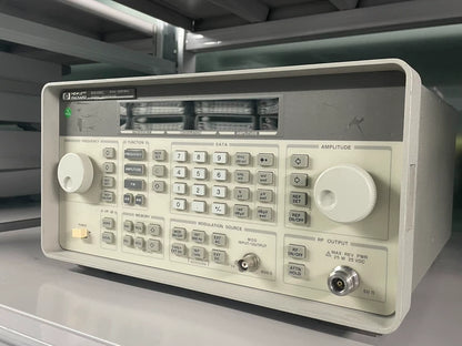 KEYSIGHT HP AGILENT 8648C Signal Generator 9kHz-3.2GHz