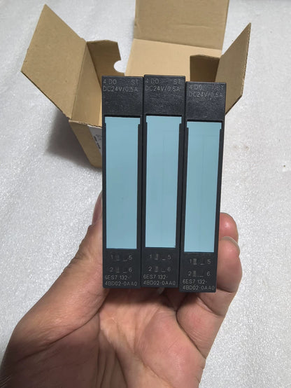 Used Siemens 6ES7 132-4BD02-0AA0 Digital Output
