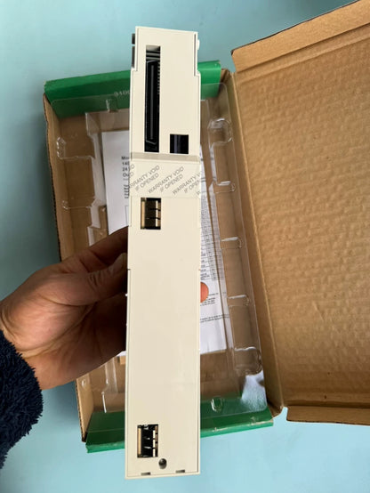 Used Schneider 140DDO35300C Digital Output Module