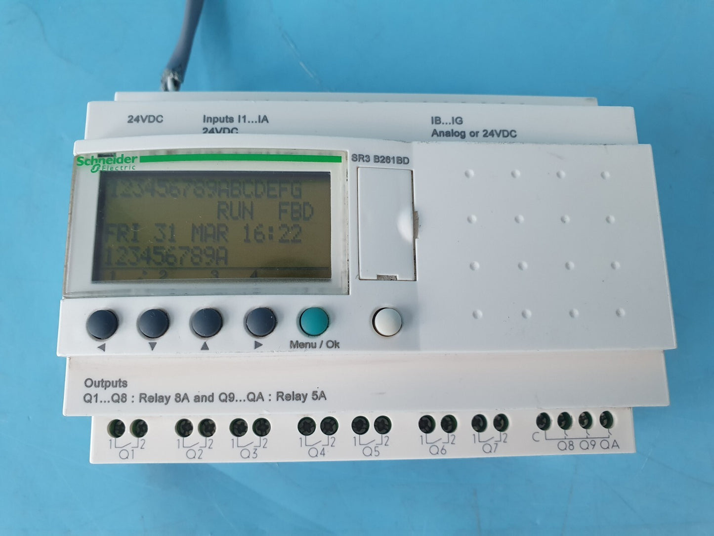 Schneider Electric Zelio SR3 B261BD PLC