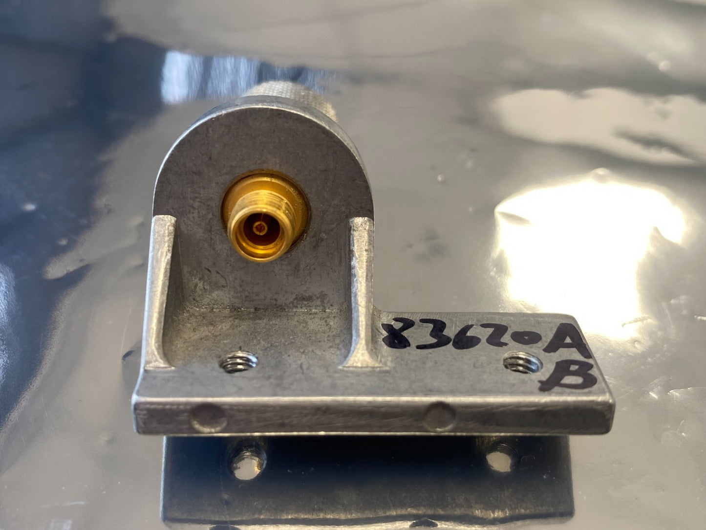 Agilent RF Connector 83620A 83620B Bracket