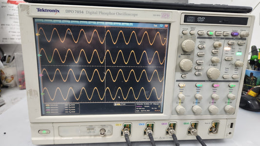 Tektronix DPO7054 4CH Digital Phosphor Oscilloscope