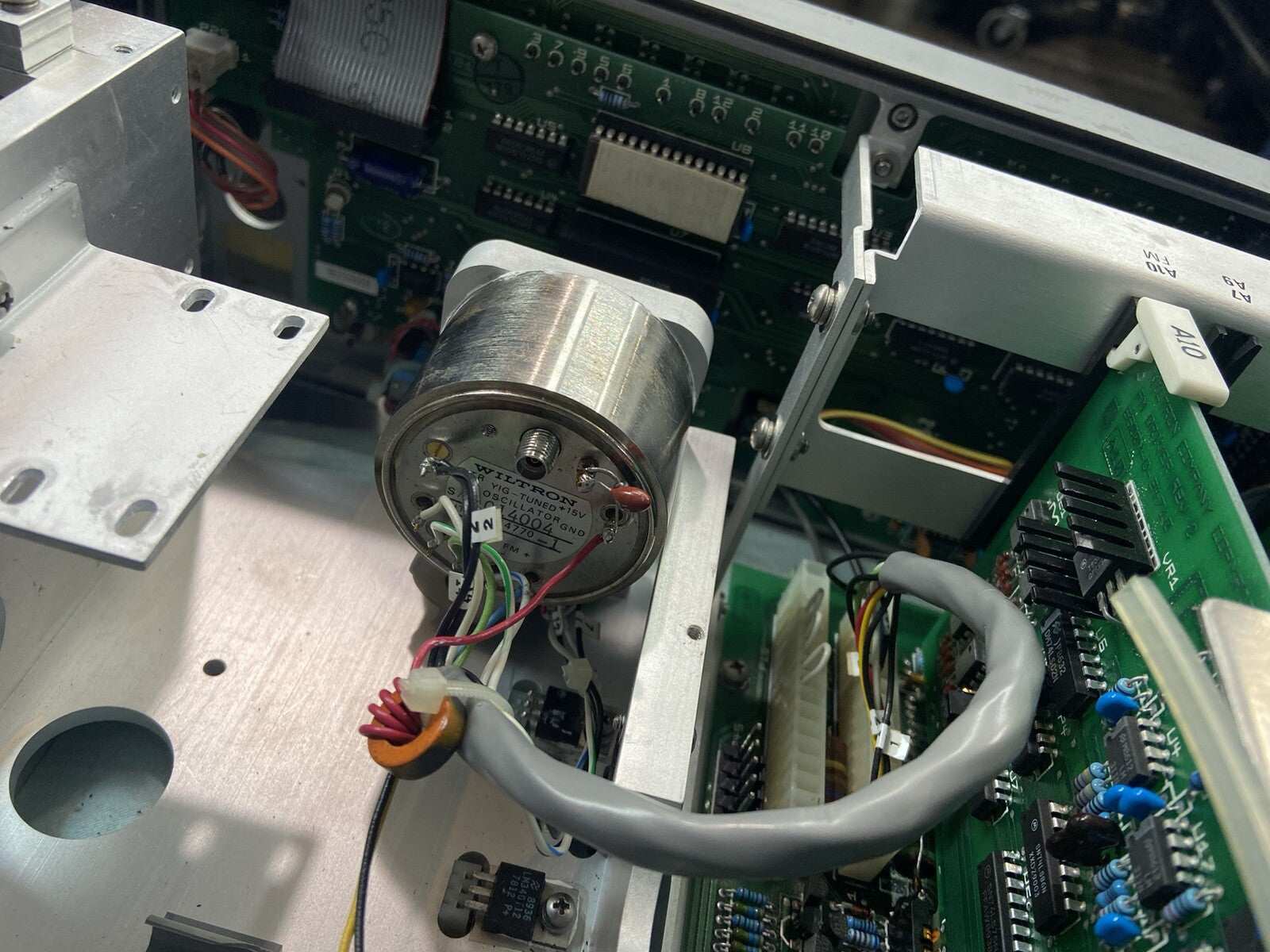 Wiltron Anritsu 6640B-10 Sweep Generator 26.5-40 GHz