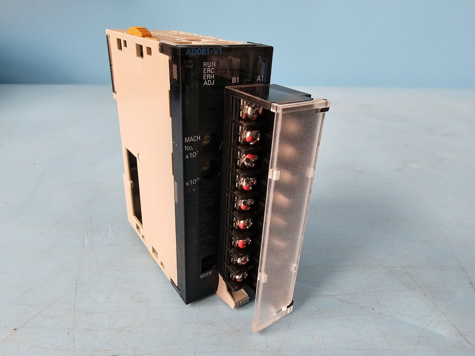 Omron CJ1W-AD081-V1 A/D Converter Unit