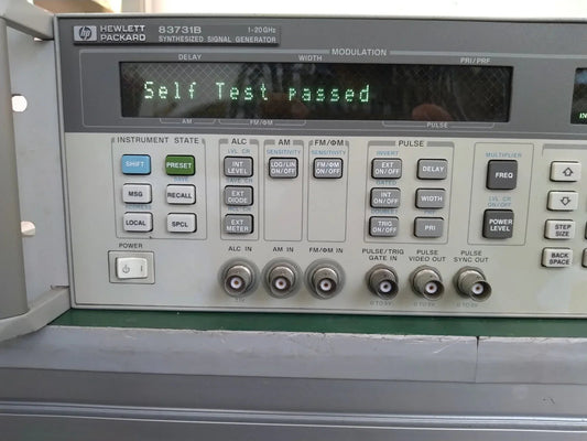 HP Agilent 83731B 1-20GHz Synthesized Signal Generator