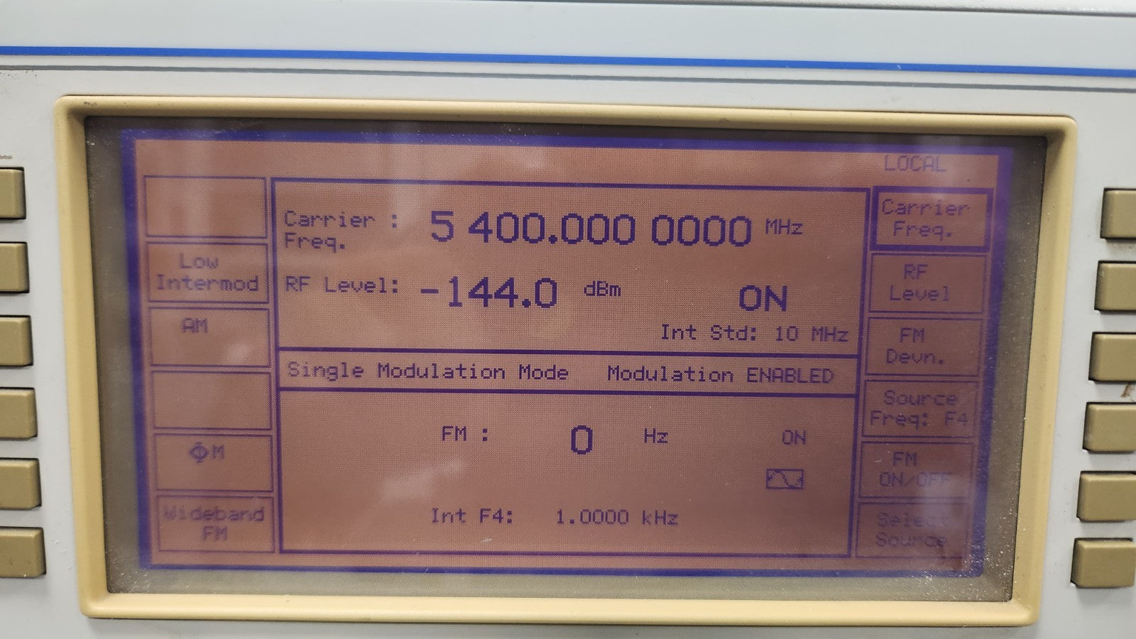IFR 2032 10KHz 5.4GHz Signal Generator