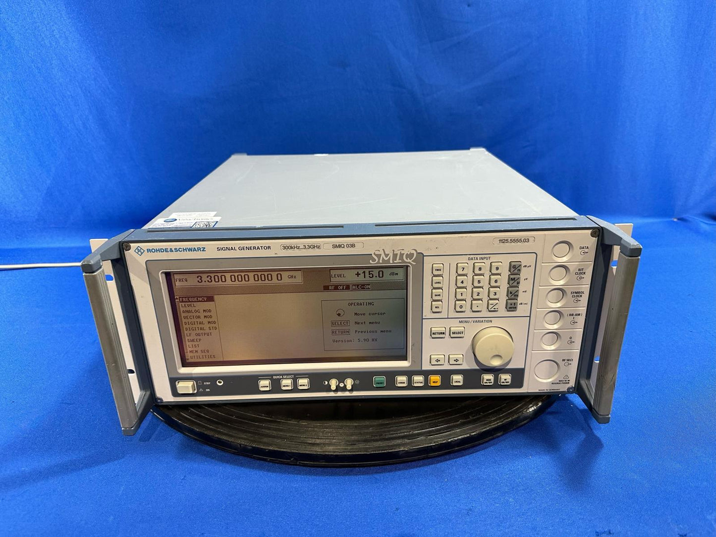 New Rohde & Schwarz SMIQ03B RF Generator Options B11/B19/B20
