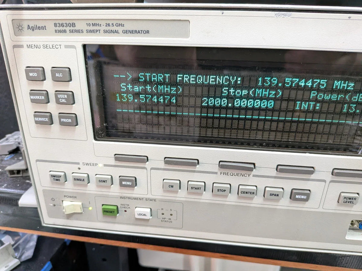 HP Agilent 83630A 10MHz-24.5GHz RF Signal Generator