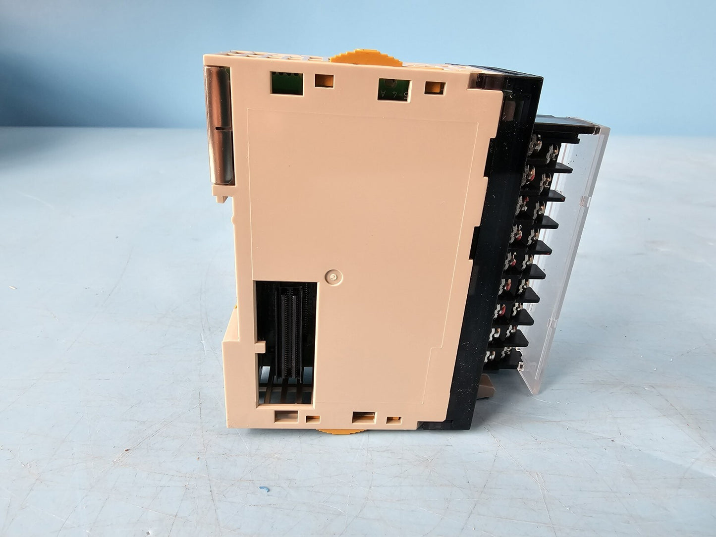 Omron CJ1W-AD081-V1 A/D Converter Unit