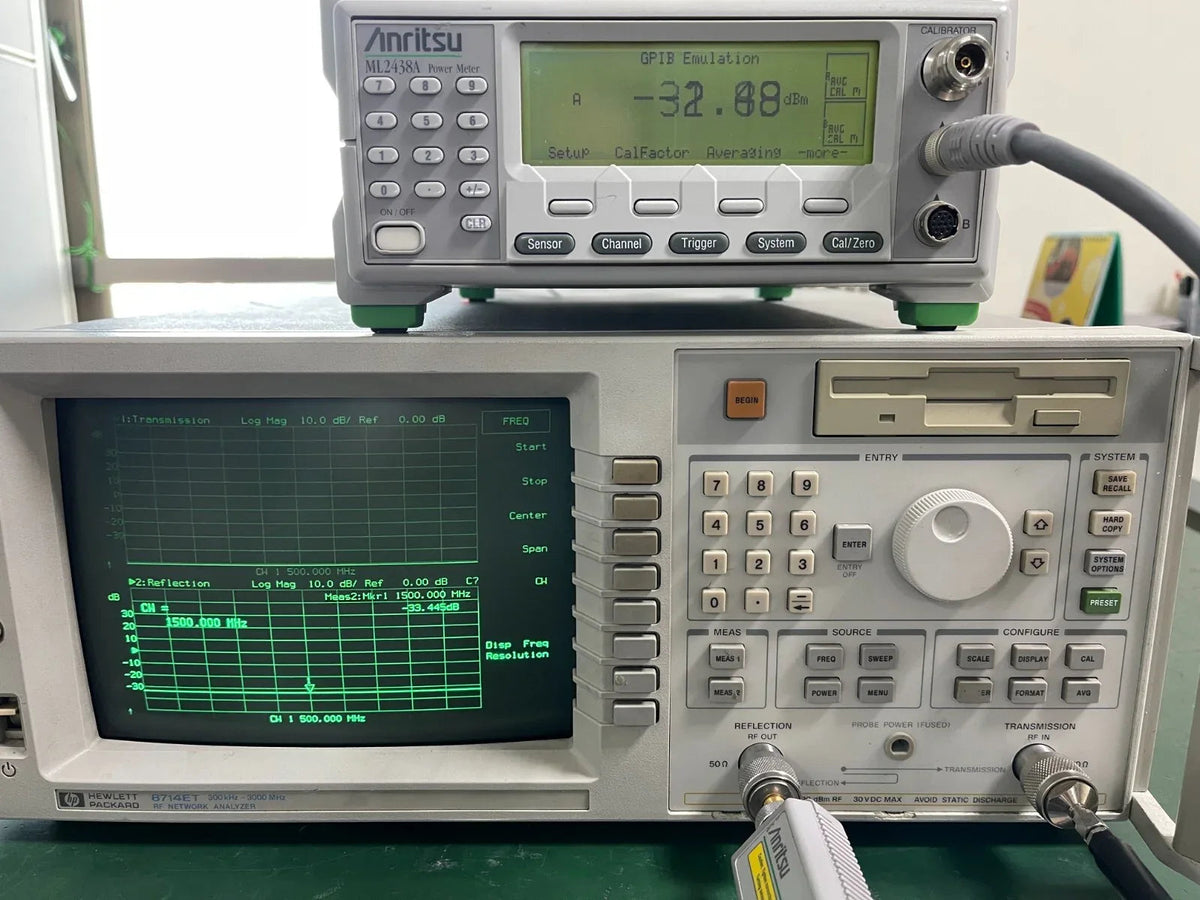 HP Agilent 8714ET 300kHz-3GHz RF Network Analyzer