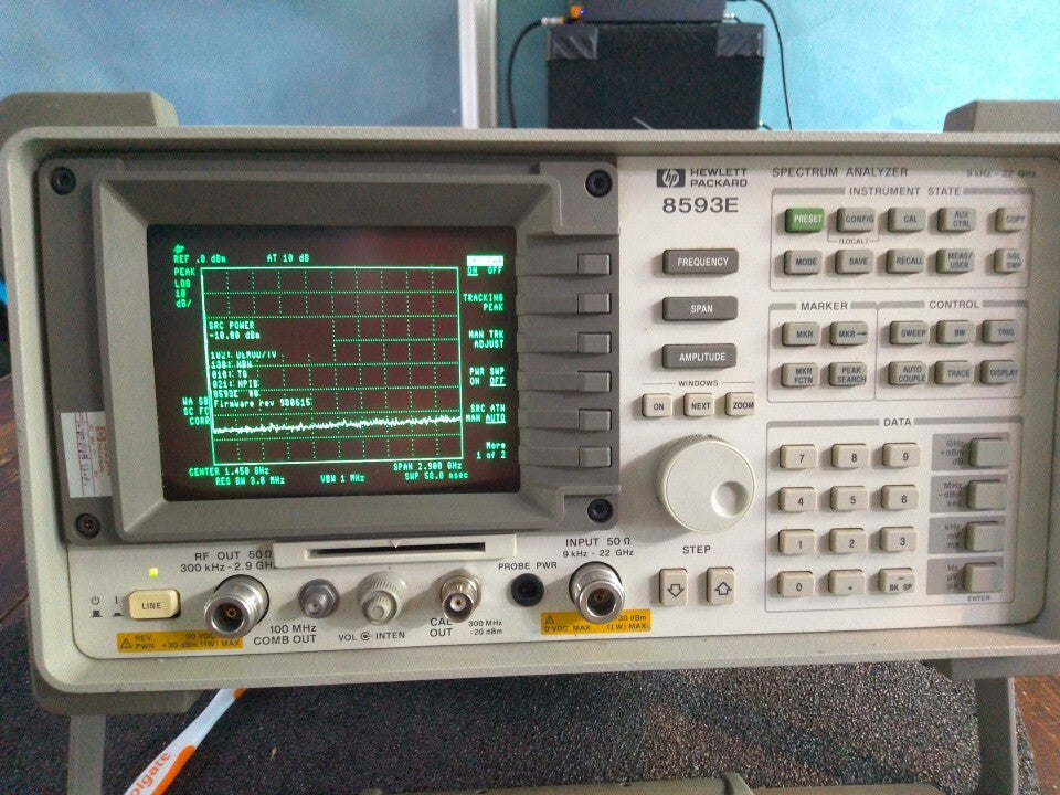 HP 8593E Spectrum Analyzer EMC 26.5 GHz