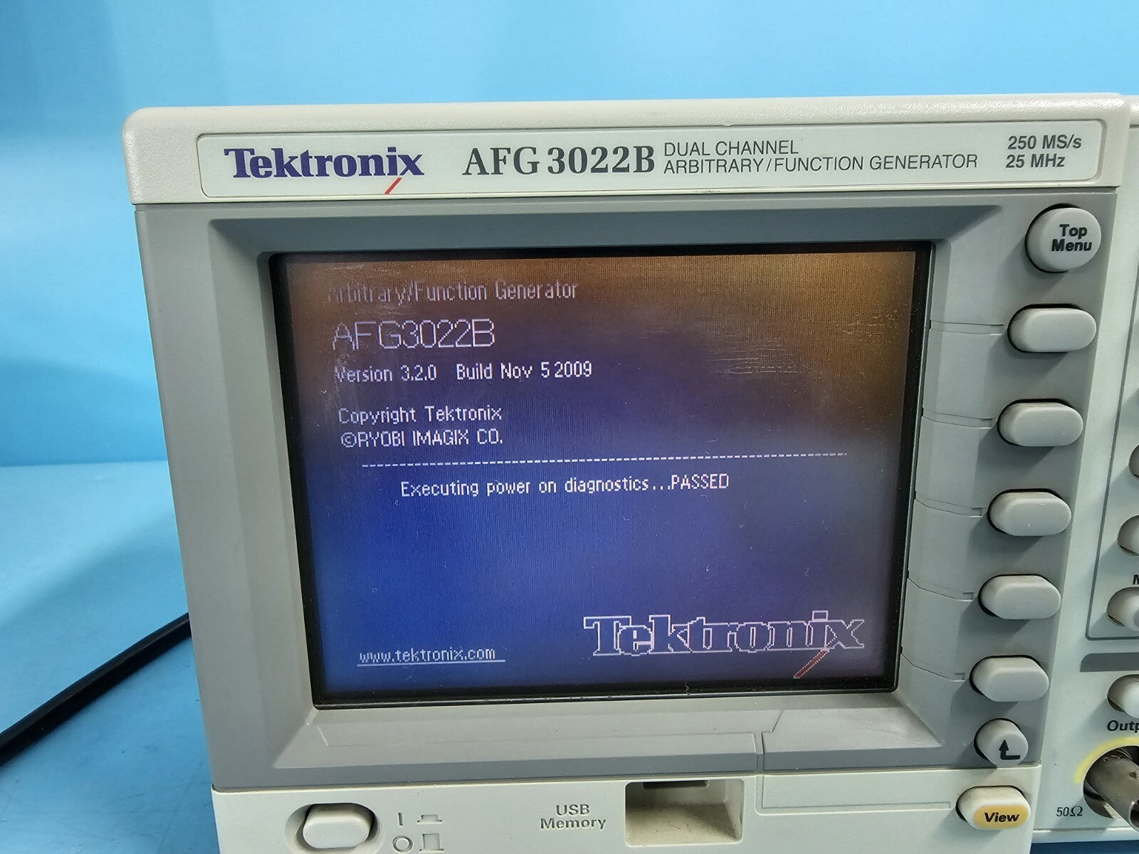 Tektronix AFG3022B 2CH Arbitrary Function Generator 25MHz