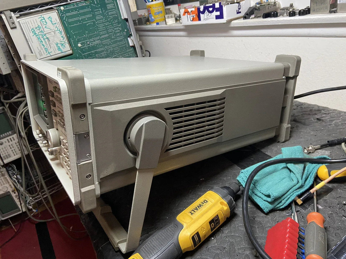 HP Agilent 8563E 26.9GHz Spectrum Analyzer