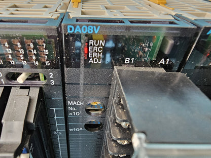 Omron CJ1W-DA08V D/A Unit