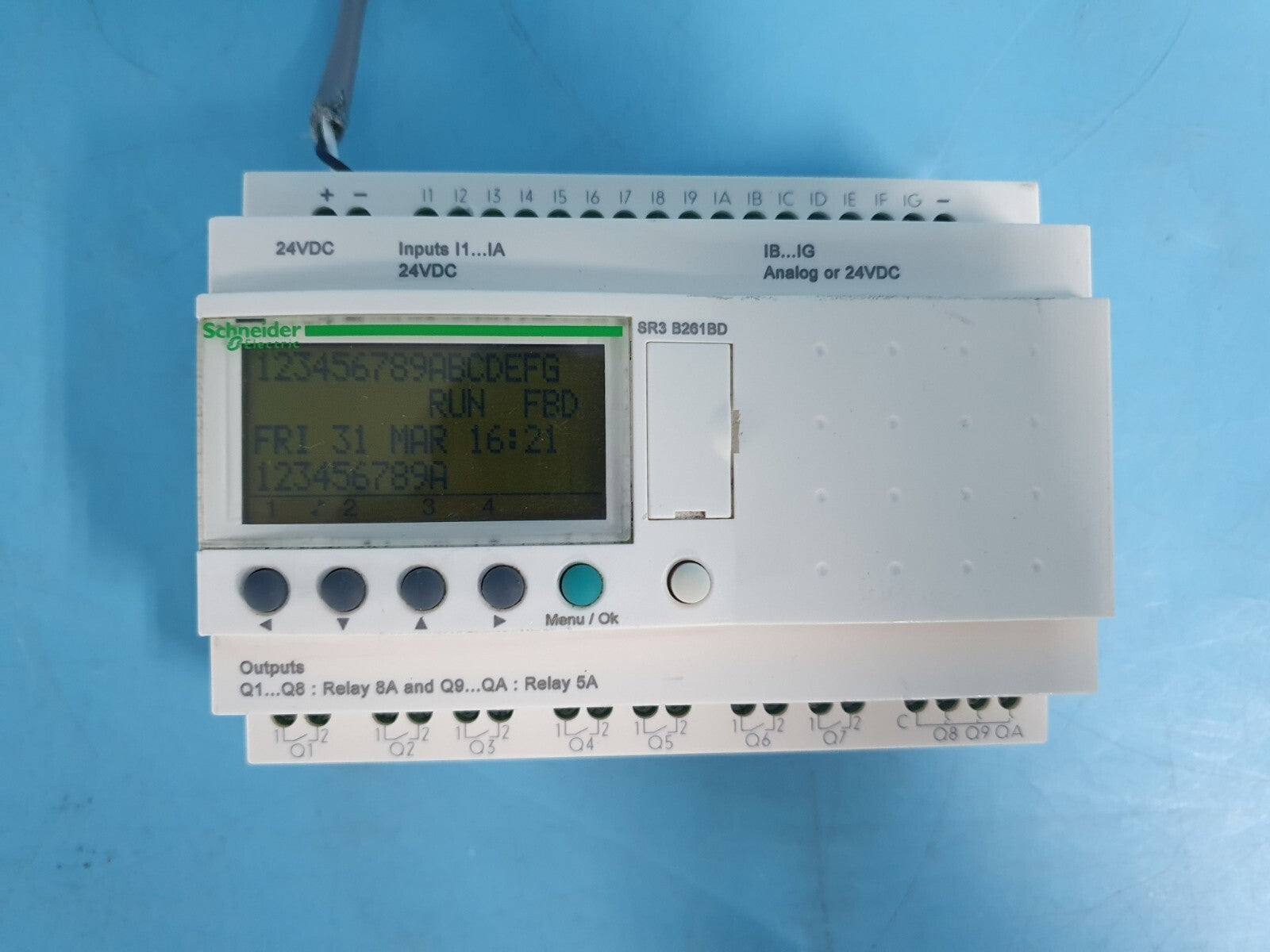 Schneider Electric Zelio SR3 B261BD PLC