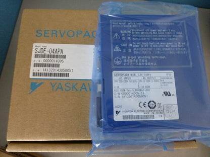 1PC New Yaskawa SJDE-04APA 400W Servo Drive Original In Box