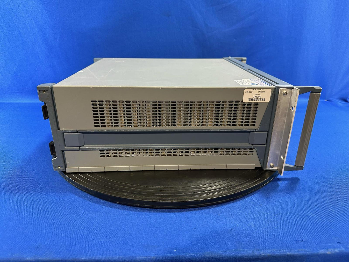 New Rohde & Schwarz SMIQ03B RF Generator Options B11/B19/B20