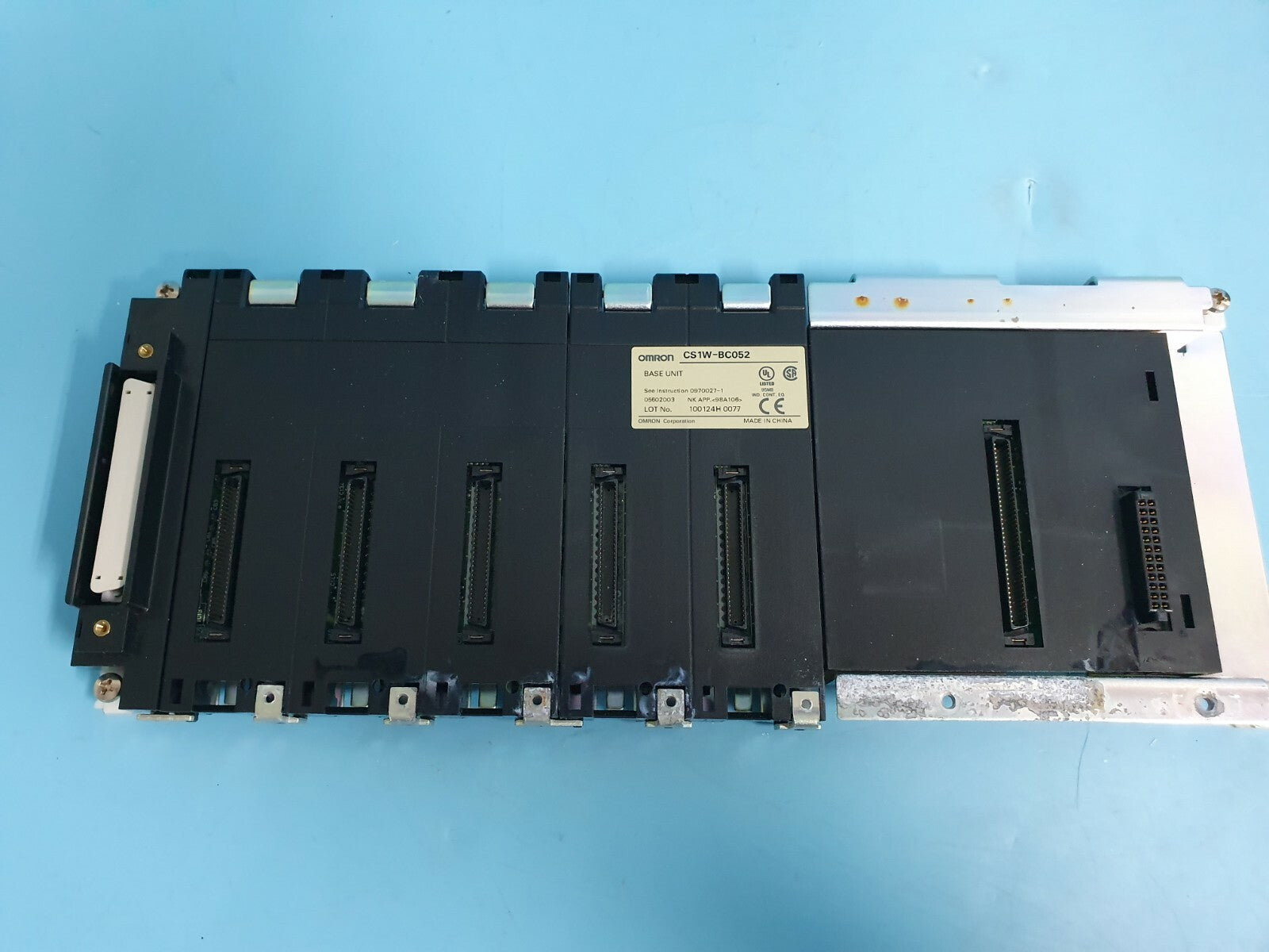 Omron CS1W-BC052 Base Unit
