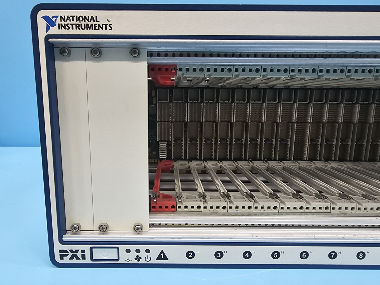 NI PXIe-1085 18-Slot 10MHz Chassis 153869D-01L