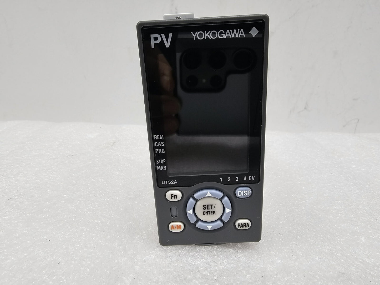 Yokogawa UT52A Temperature Controller S8 R1