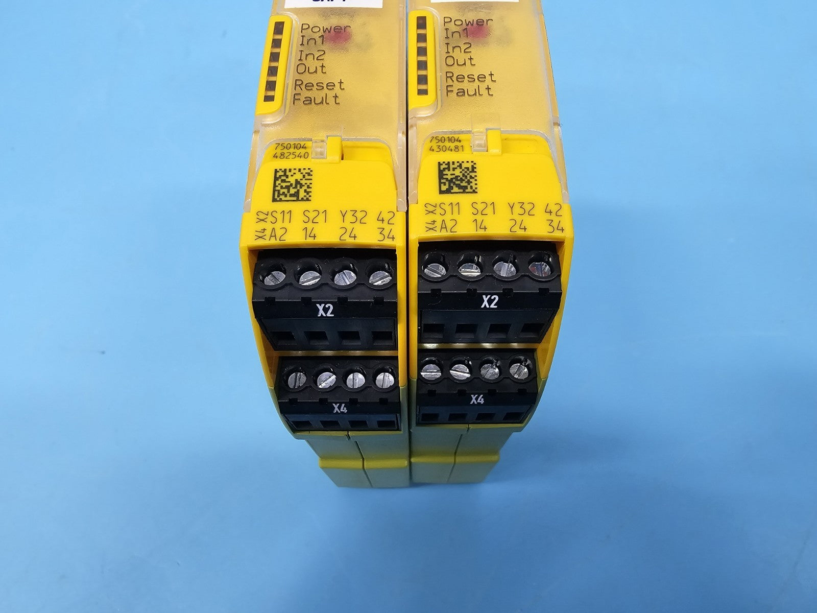 Pilz PNOZ S4 750104 Safety Relay Module
