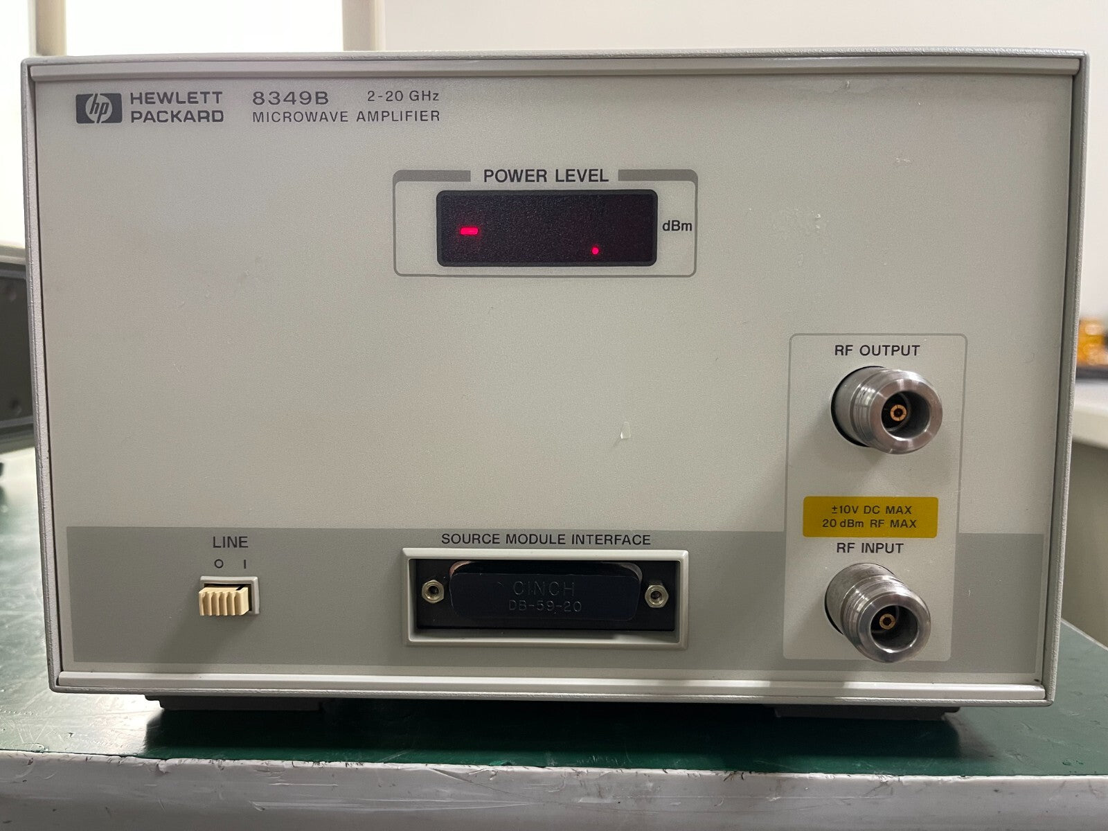 HP Agilent 8349B 2-20GHz Microwave Amplifier