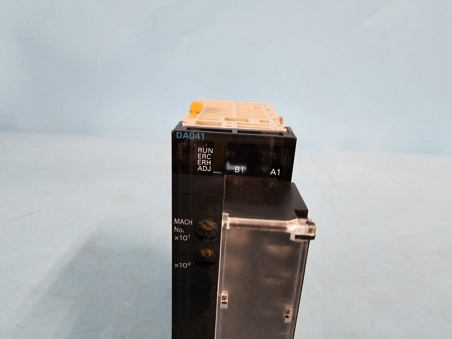 Omron CJ1W-DA041 D/A Converter Unit