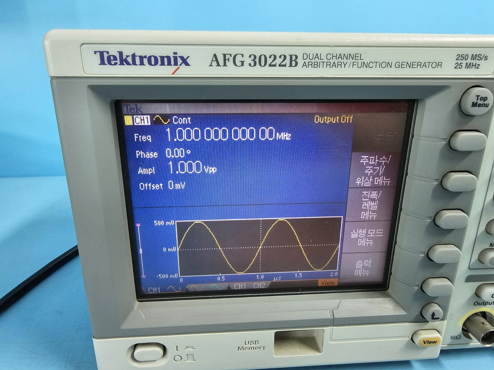 Tektronix AFG3022B 2CH Arbitrary Function Generator 25MHz