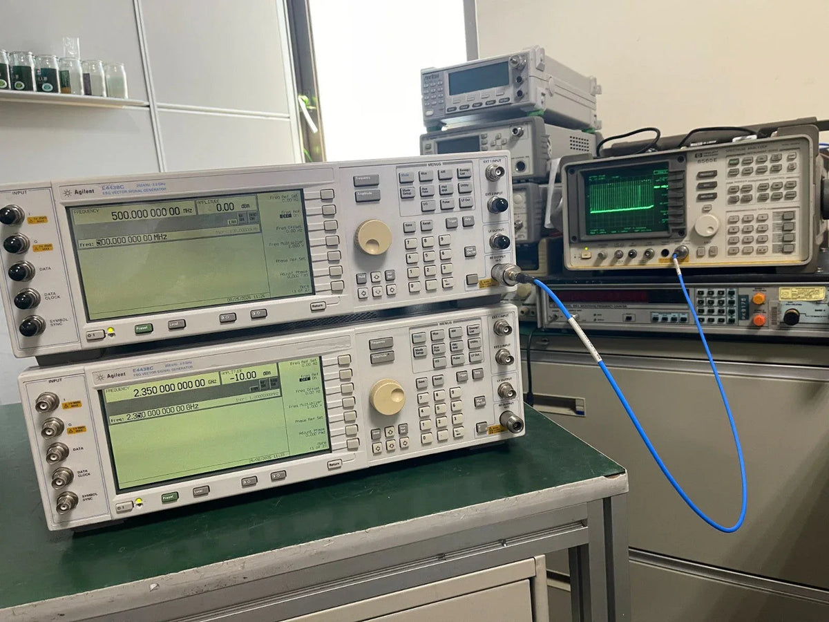 Agilent E4438C 3GHz Vector Signal Generator