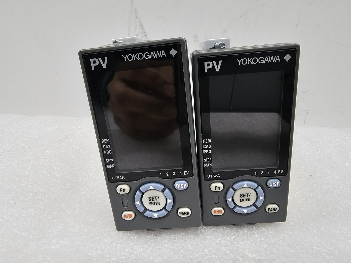 Yokogawa UT52A Temperature Controller S10
