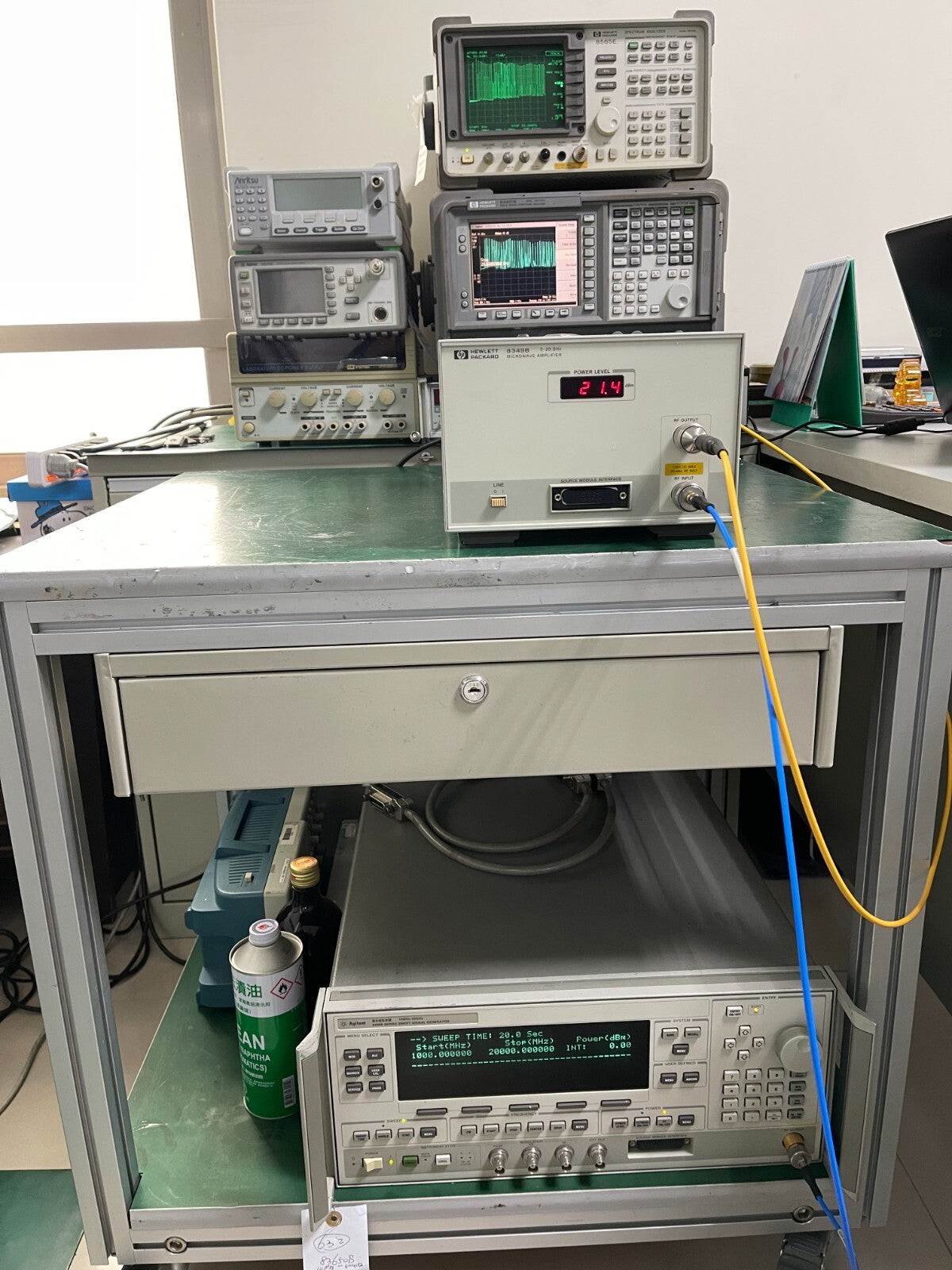 HP Agilent 8349B 2-20GHz Microwave Amplifier