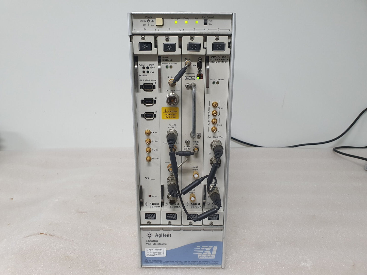 Agilent E8408A VXI Mainframe Signal Analyzer System