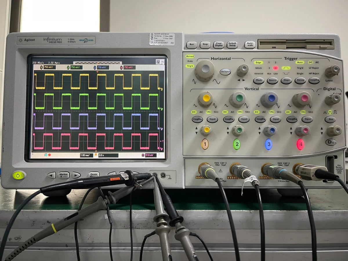 Agilent 54832D 1GHz 4GSa/s Digital Oscilloscope
