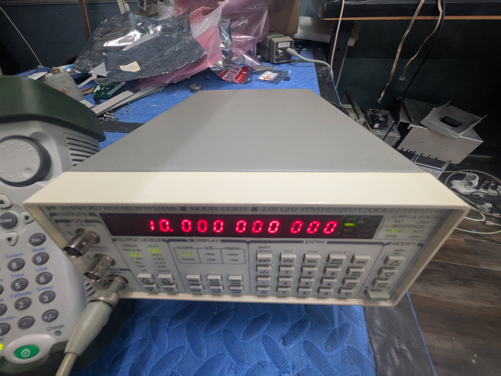 Stanford Research Systems CG635 2.05GHz Clock Generator Calibrated