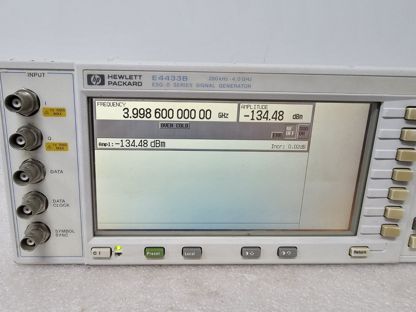 HP E4433B 250kHz-4.0GHz ESG-D Series Signal Generator