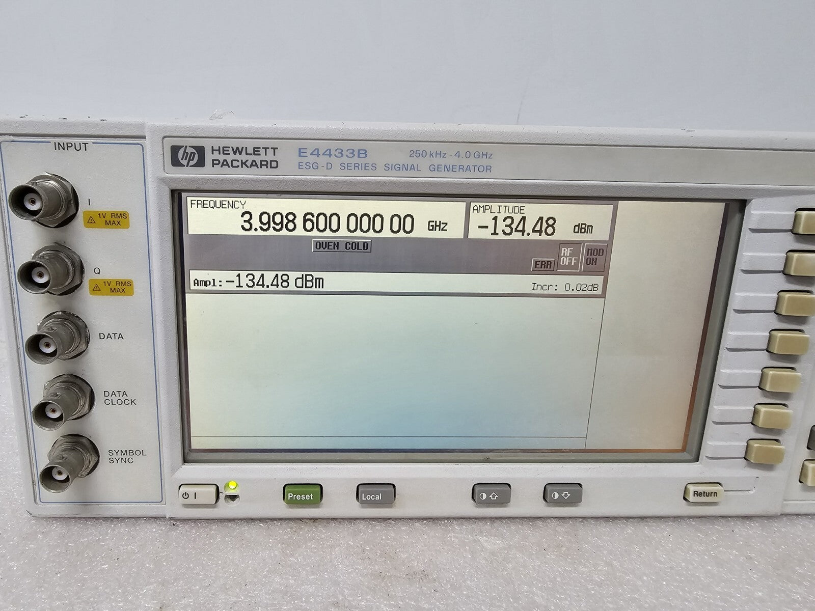 HP E4433B 250kHz-4.0GHz ESG-D Series Signal Generator
