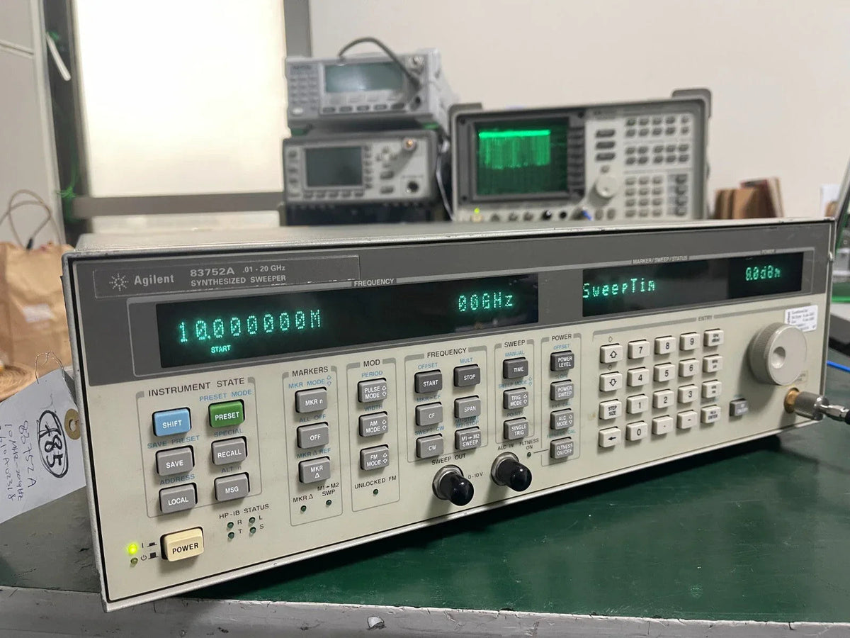 Agilent 83752A 20GHz Synthesized Signal Generator