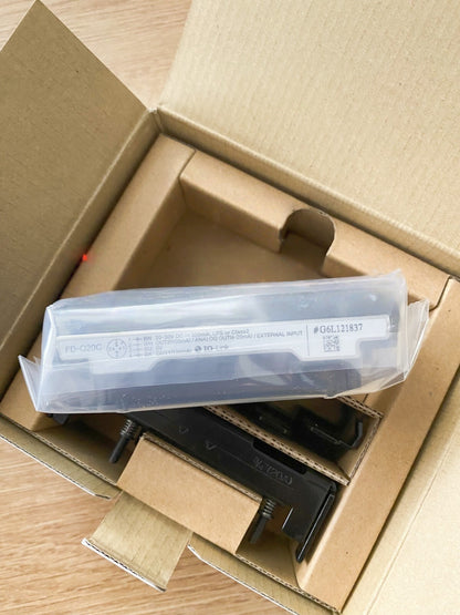 Keyence FD-Q20C Digital Clamp-On Flow Sensor Meter