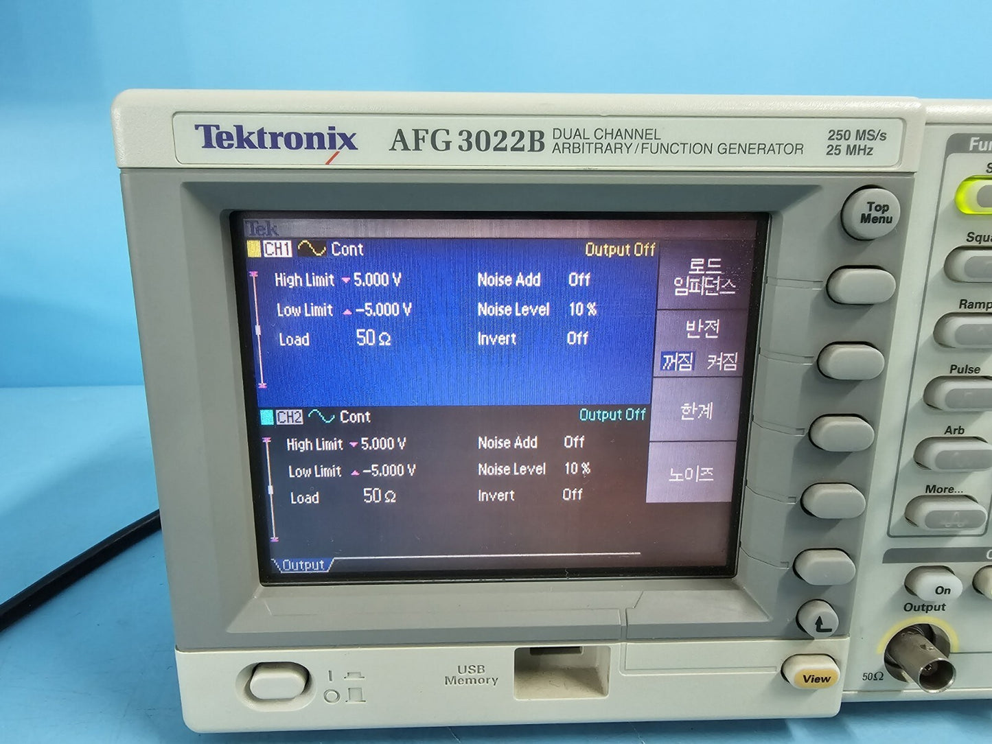 Tektronix AFG3022B 2CH Arbitrary Function Generator 25MHz