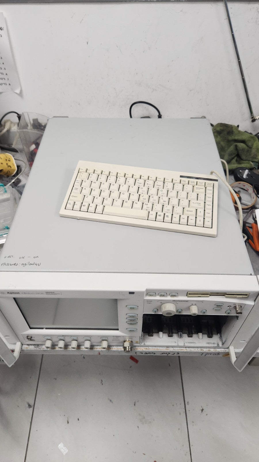 Agilent 86100A Infiniium DCA Wide-Bandwidth Oscilloscope