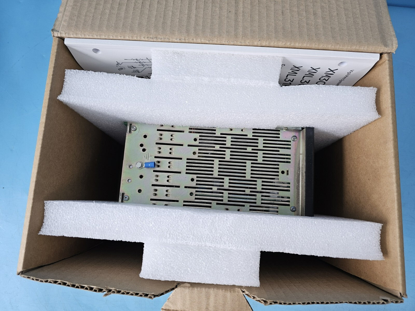 New Schneider XM300C 50541 Vigilohm Insulation Monitor