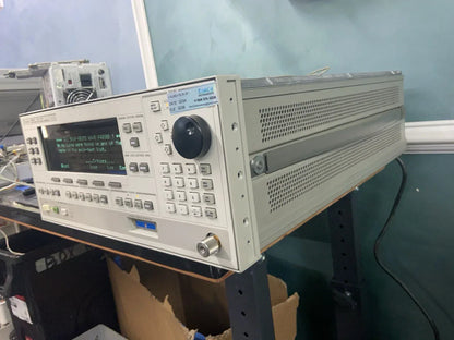 HP Agilent 83630A 10MHz-24.5GHz RF Signal Generator