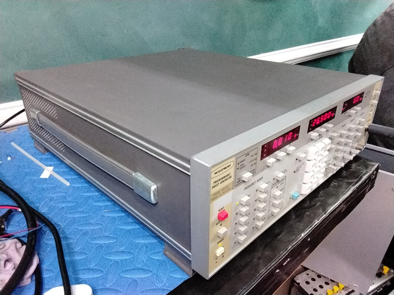 Wiltron 6659A Programmable Sweep Generator 10MHz-26.5GHz