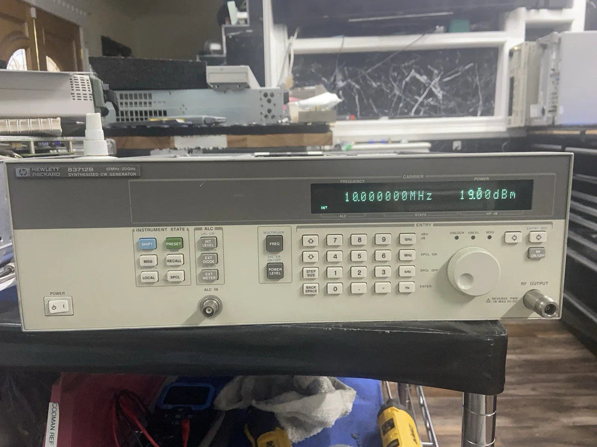 Agilent HP 83712B 0.01-20GHz Signal Generator