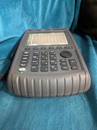 Keysight Agilent Fieldfox N9912A Spectrum Analyzer VNA Meter