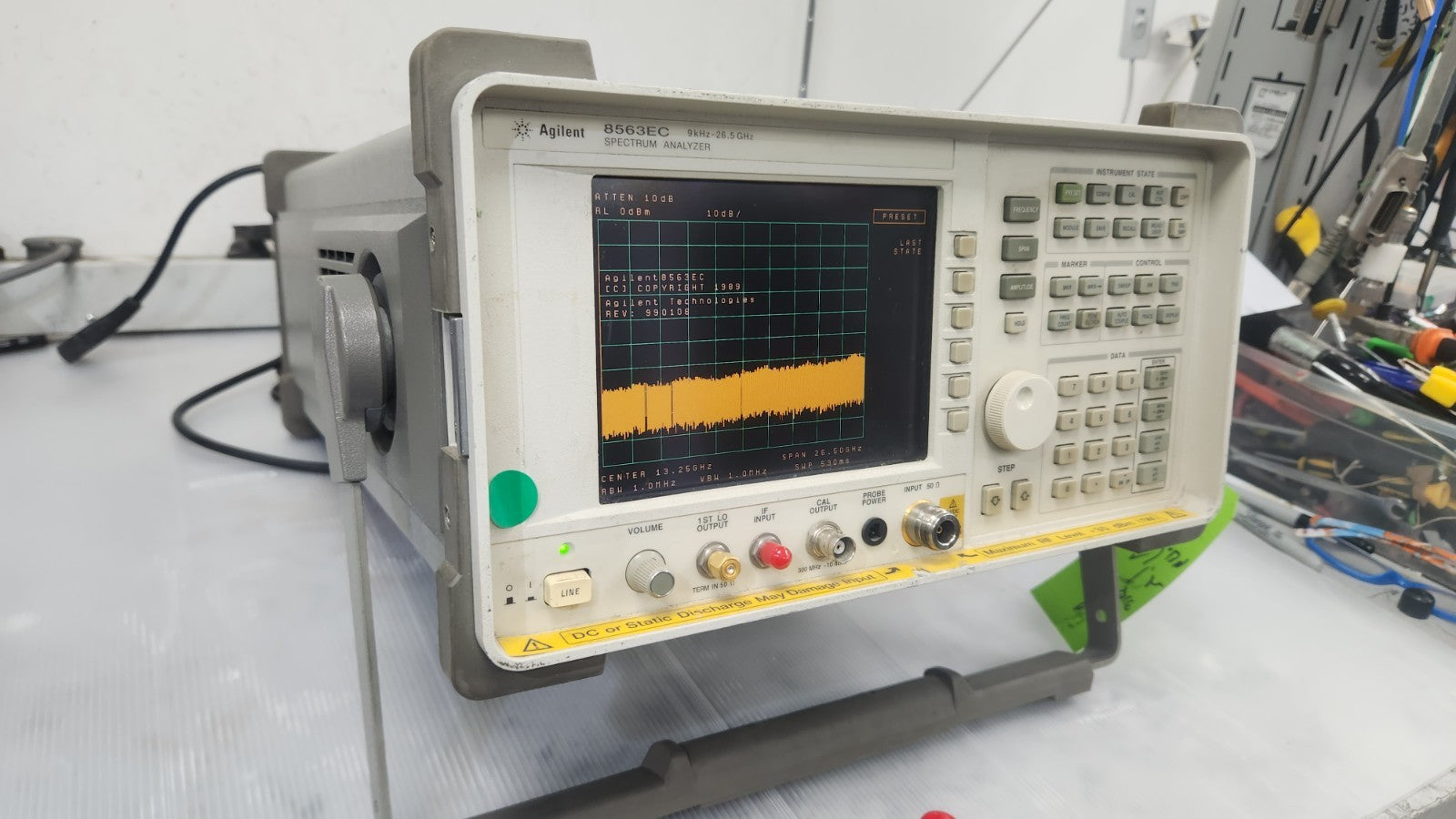 Agilent 8563EC 9kHz-26.5GHz Spectrum Analyzer Opt 007