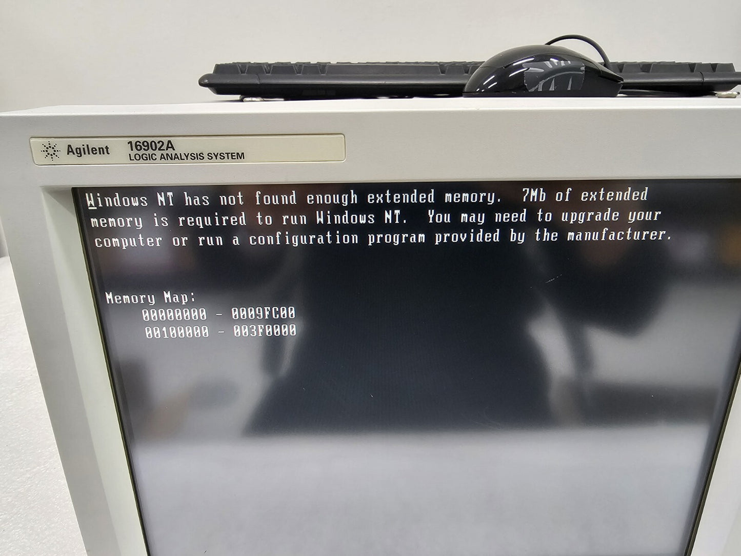 Agilent 16902A Logic Analysis System