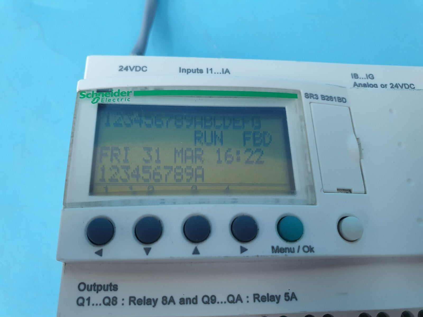 Schneider Electric Zelio SR3 B261BD PLC