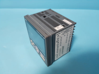 Yokogawa UP35A-001-11-00 Process Controller S8