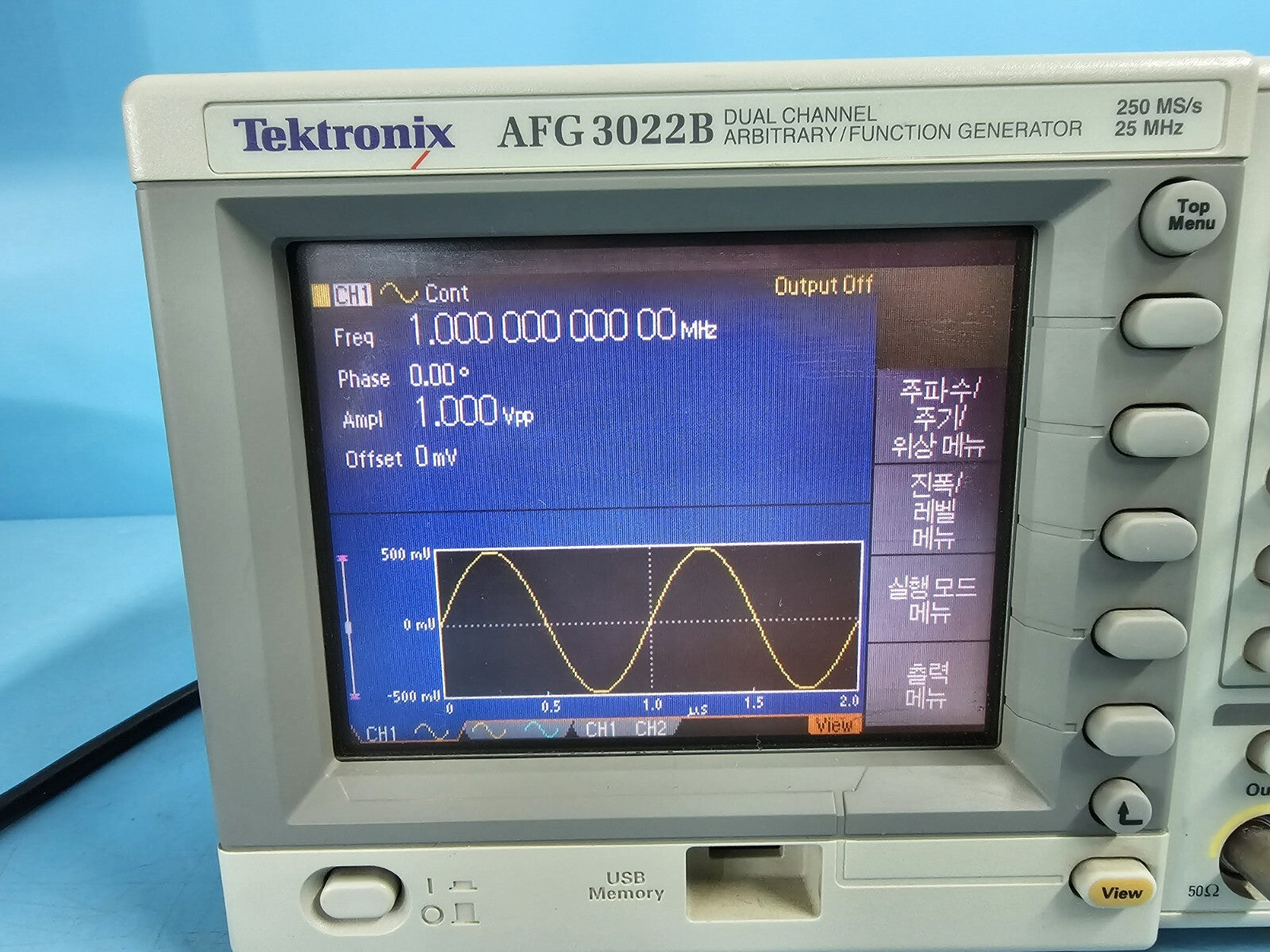 Tektronix AFG3022B 2CH Arbitrary Function Generator 25MHz